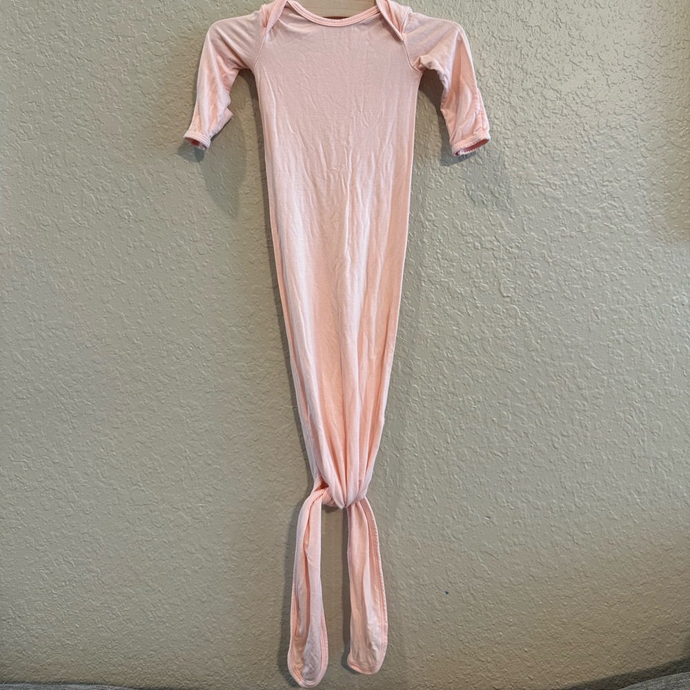 ❤️$10 FLASH SALE❤️Marlowe & Co Viscose Bamboo Gown 0-3M